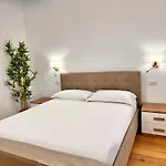 Apartment Lolus House *